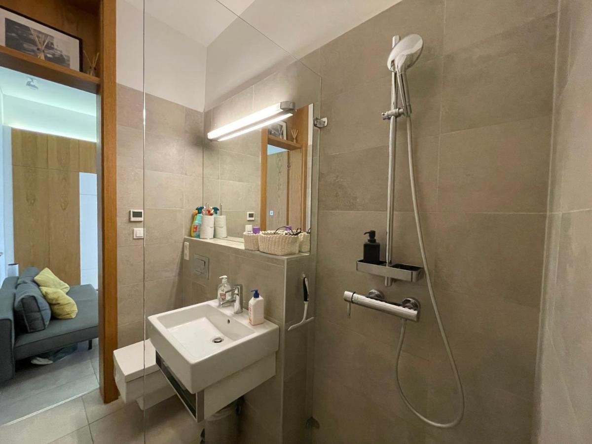 Stylish Studios Apartment In The City Center With Air Conditioning Budapeşte Dış mekan fotoğraf
